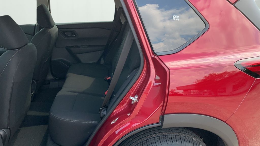 2026 Nissan Rogue S photo 9