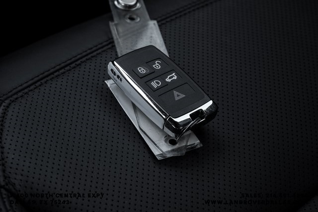 2025 Land Rover Defender 110 X-Dynamic SE photo 44