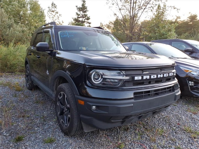 2021 Ford Bronco Sport Outer Banks photo 2