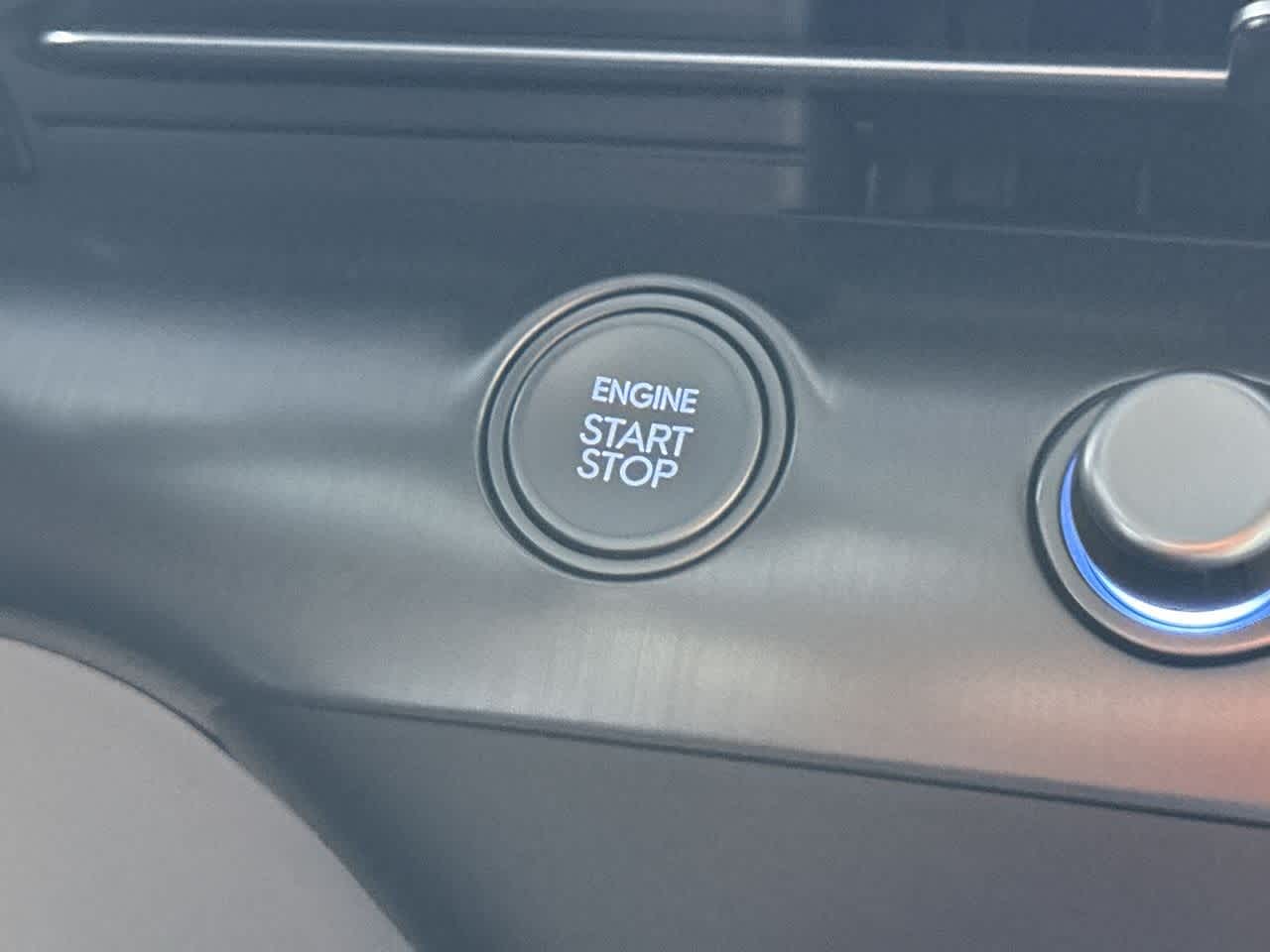 2026 Hyundai Kona SEL photo 16