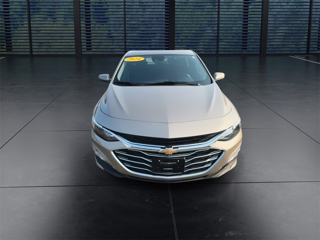 2024 Chevrolet Malibu 1LT photo 2