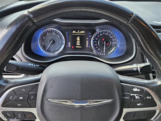 2016 Chrysler 200 LX photo 18
