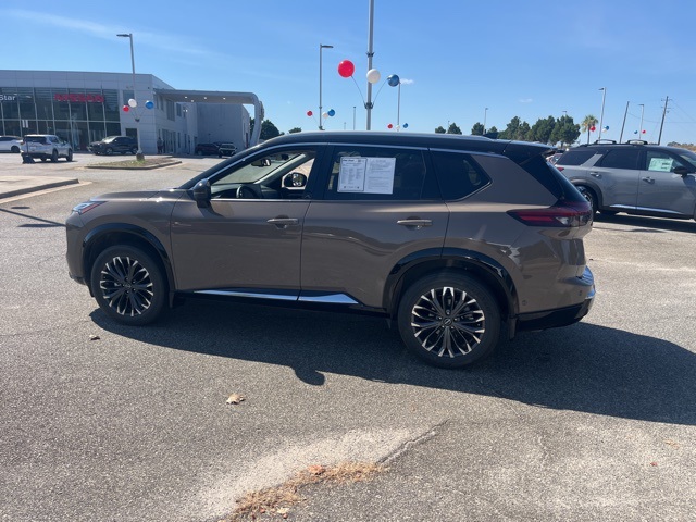 2024 Nissan Rogue Platinum photo 4