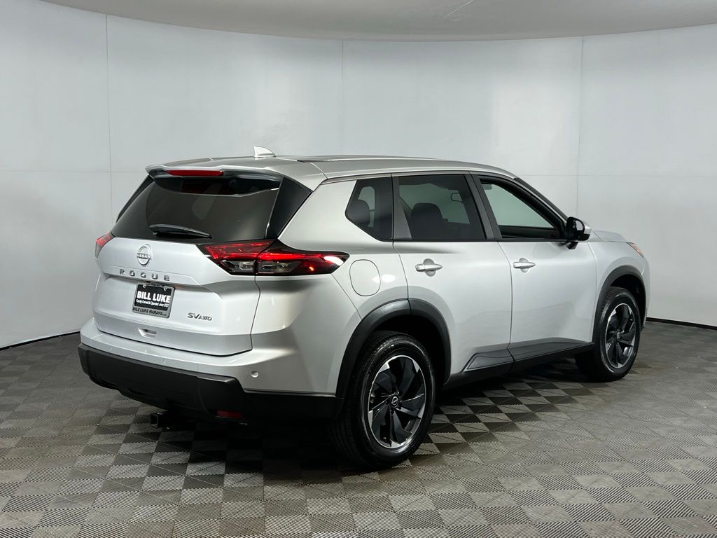 2024 Nissan Rogue SV photo 3