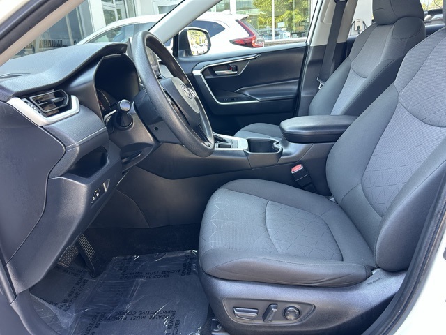 2023 Toyota RAV4 XLE photo 15