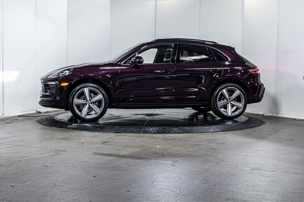 2025 Porsche Macan T photo 2