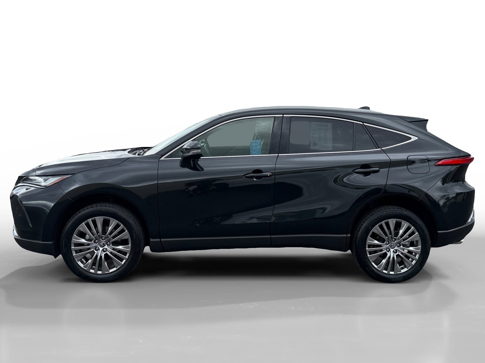 2022 Toyota Venza XLE photo 2