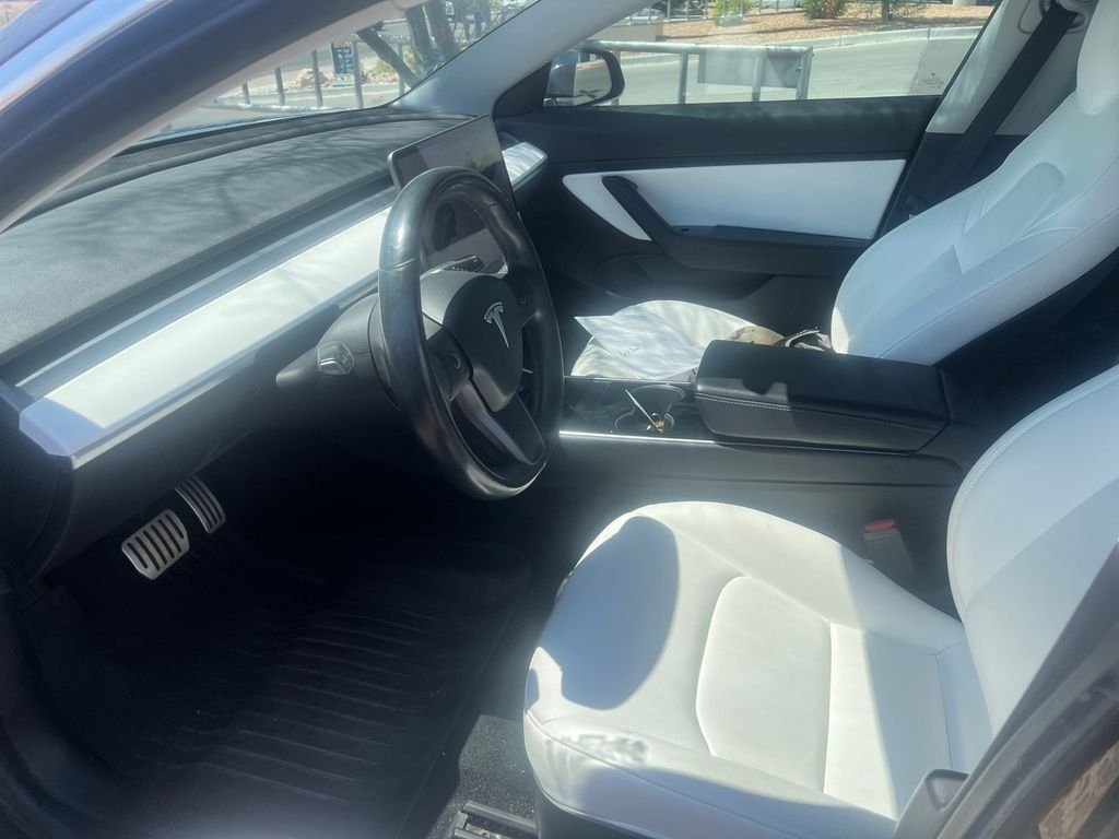 2019 Tesla Model 3 Performance photo 18