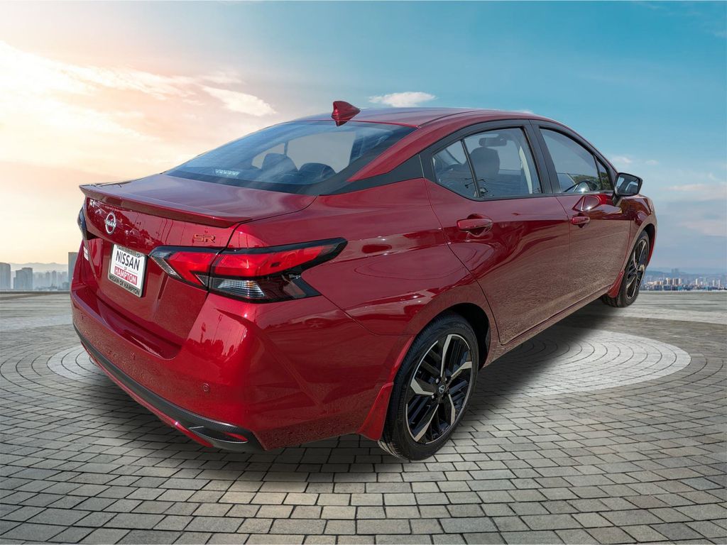 2025 Nissan Versa SR photo 3