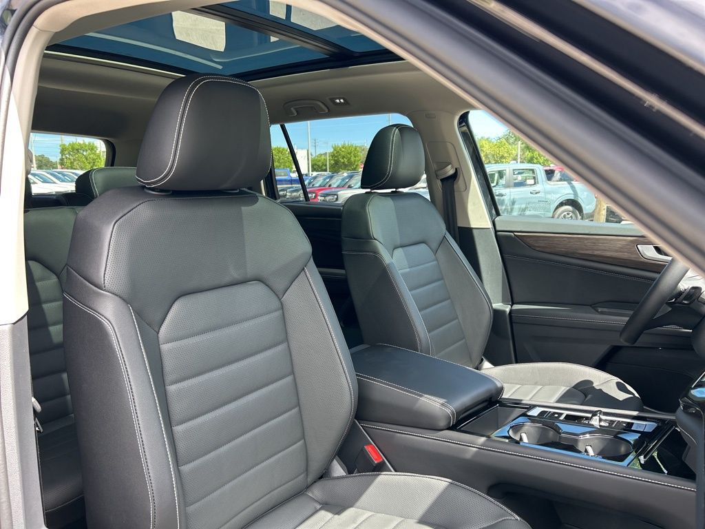 2026 Volkswagen Atlas SEL photo 38