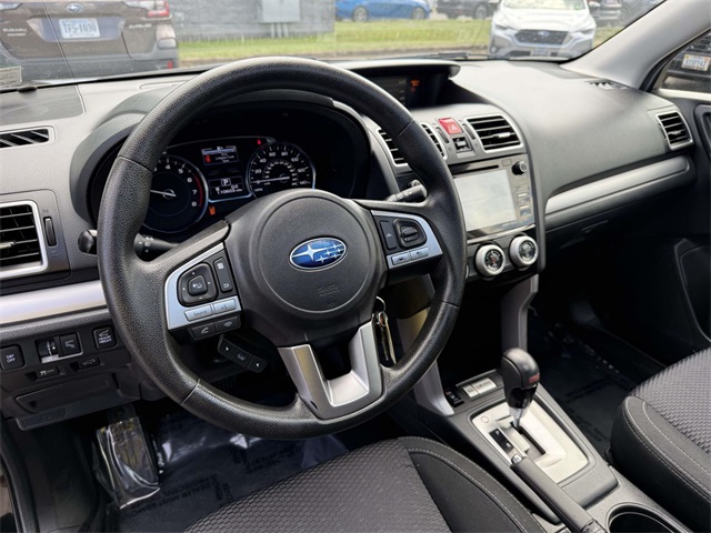 2018 Subaru Forester 2.5i Premium photo 2