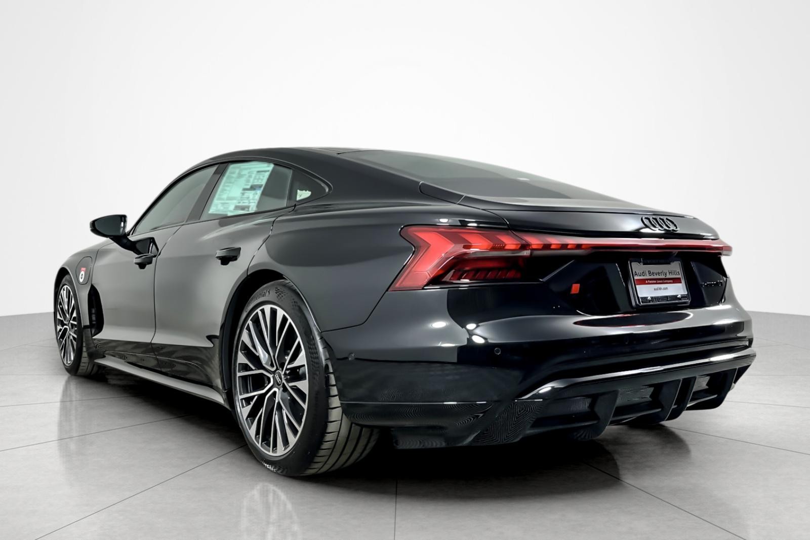 2026 Audi e-tron GT Premium Plus photo 4