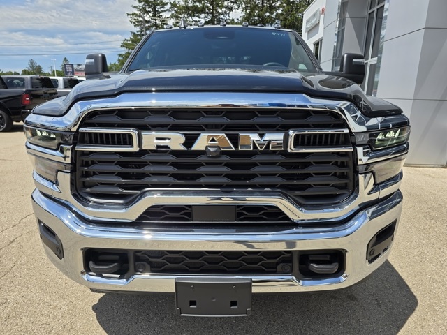 2025 Ram 2500 Tradesman photo 3