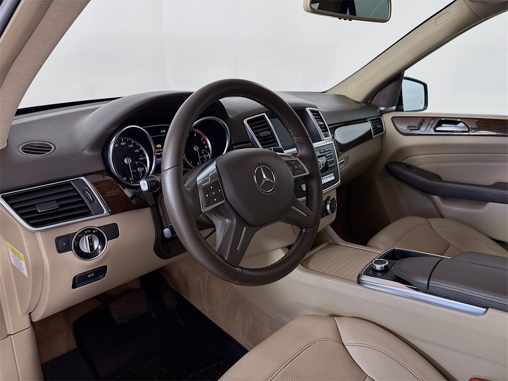 2014 Mercedes Benz ML 350 4MATIC photo 3
