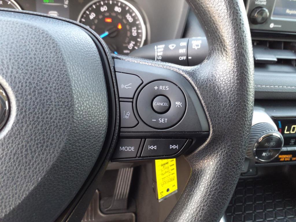 2022 Toyota RAV4 Hybrid LE photo 16