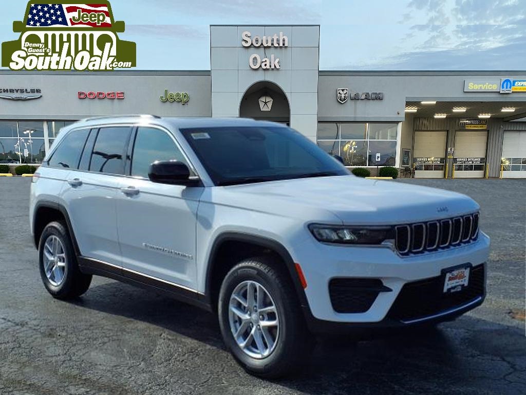 2025 Jeep Grand Cherokee Laredo's photo