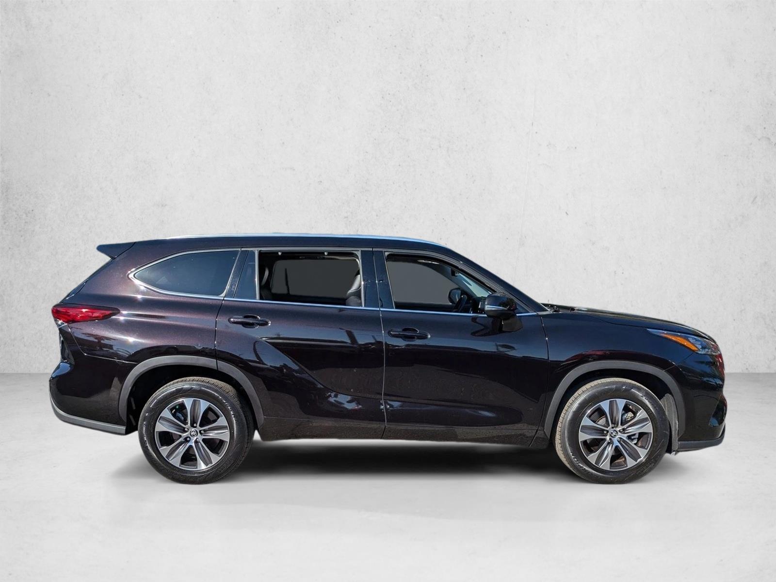 2020 Toyota Highlander XLE photo 4