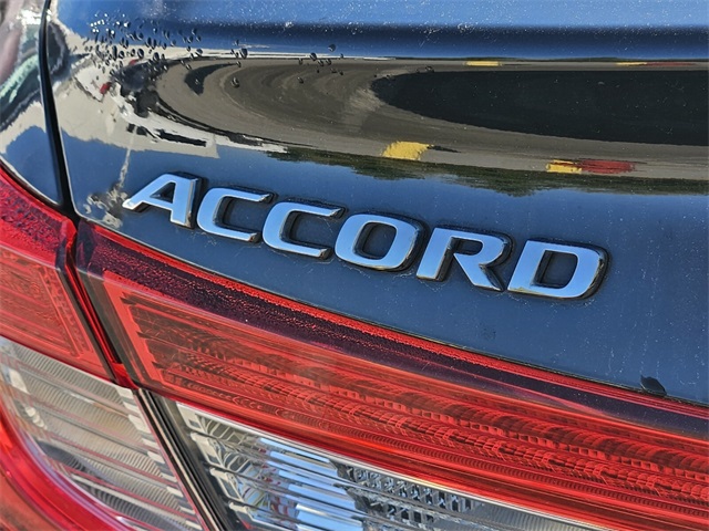 2018 Honda Accord LX photo 5