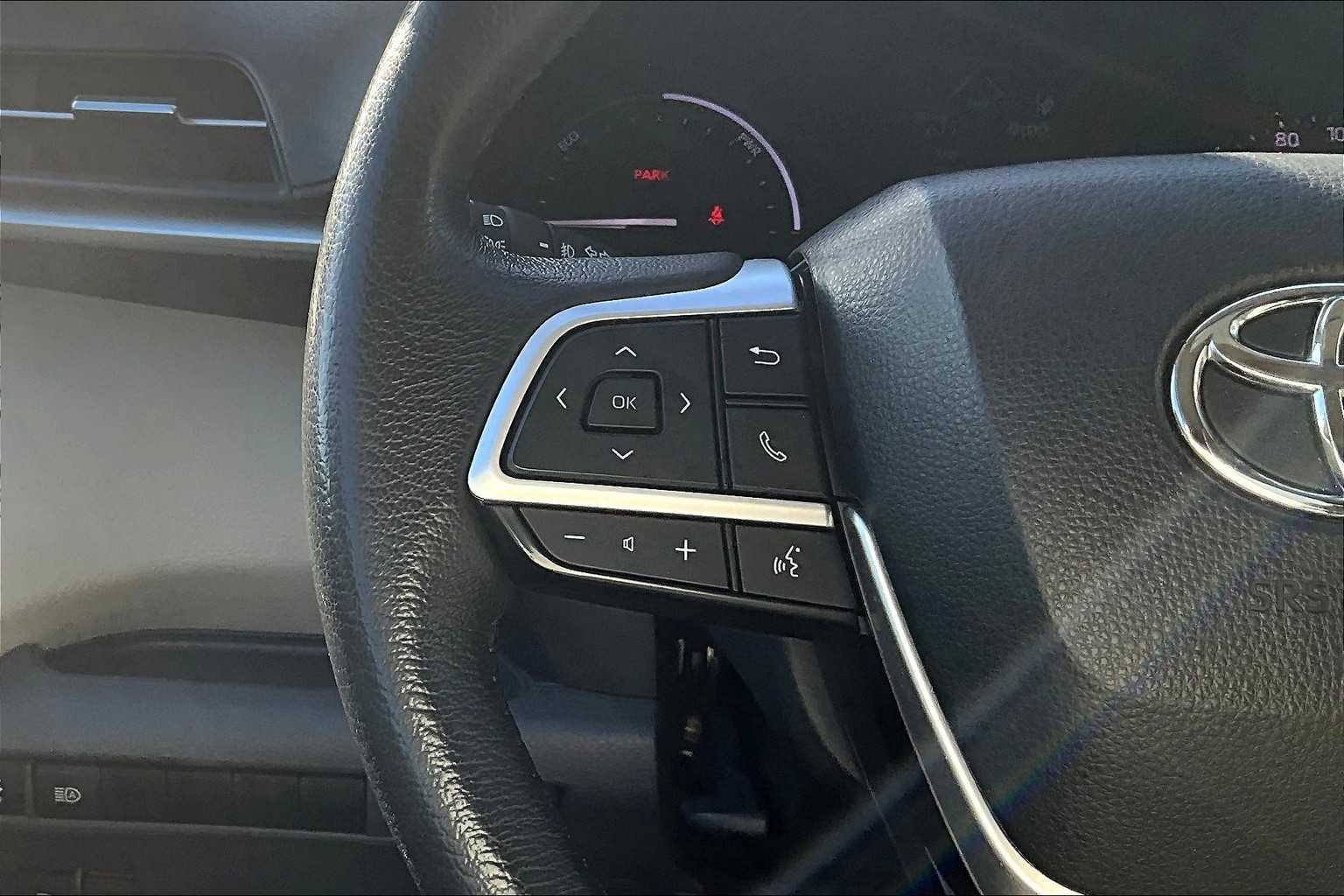 2024 Toyota Sienna XLE photo 23