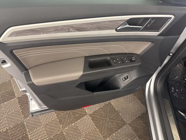 2023 Volkswagen Atlas Cross Sport V6 SE Technology photo 17