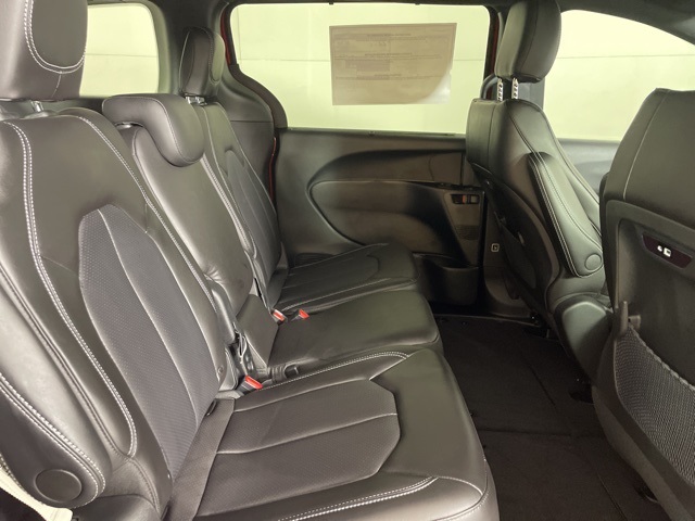 2026 Chrysler Pacifica photo 15