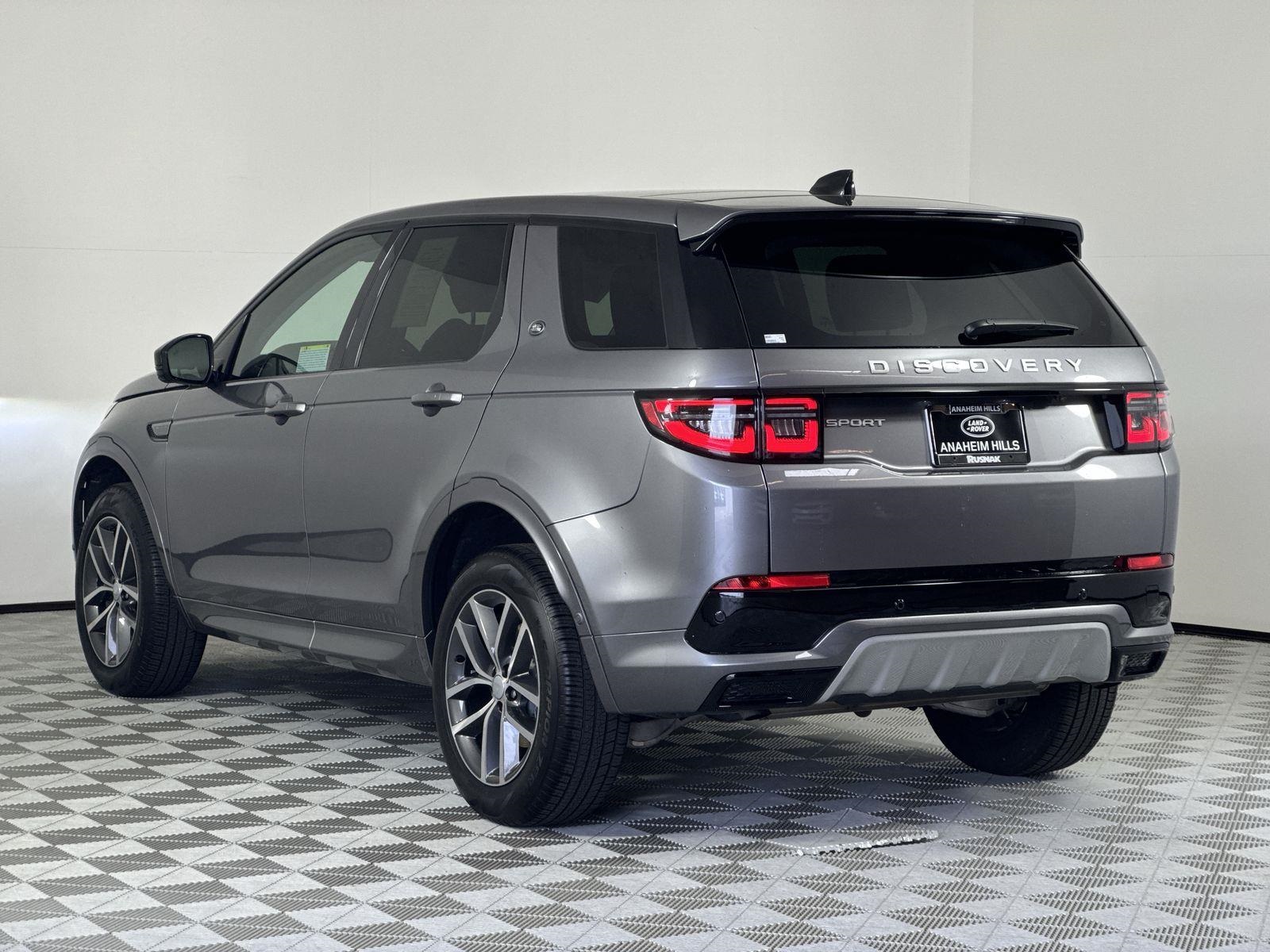 2025 Land Rover Discovery Sport S photo 3
