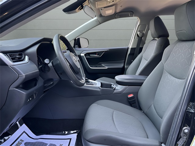 2023 Toyota RAV4 XLE photo 10