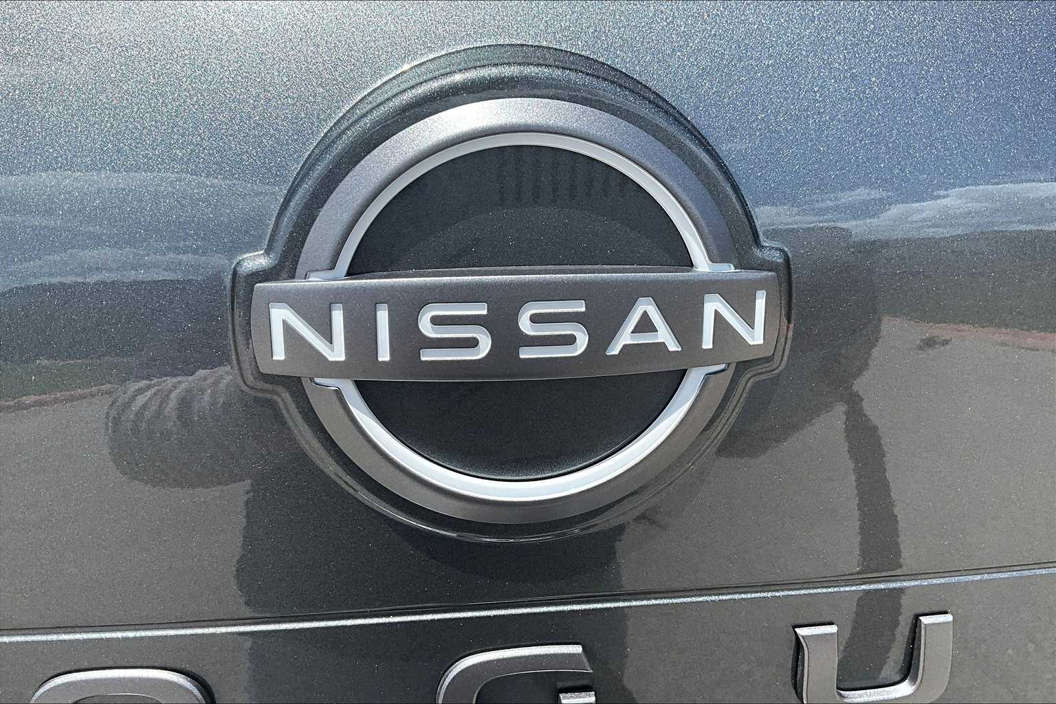2025 Nissan Rogue SV photo 8