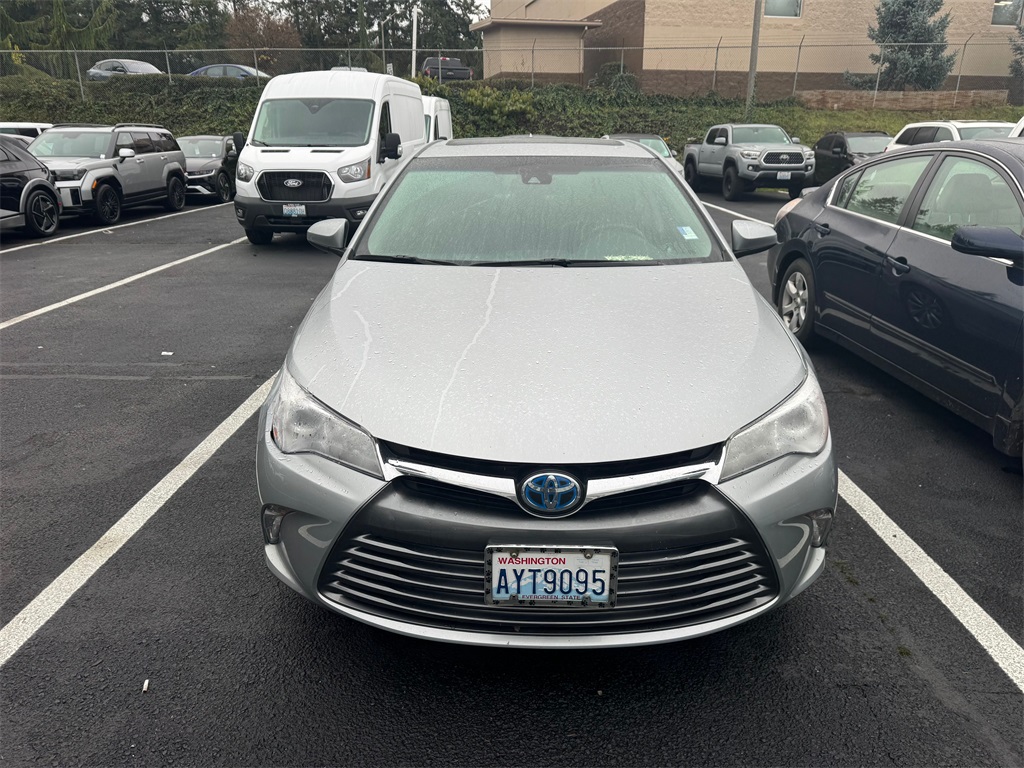 2016 Toyota Camry XLE Hybrid's photo