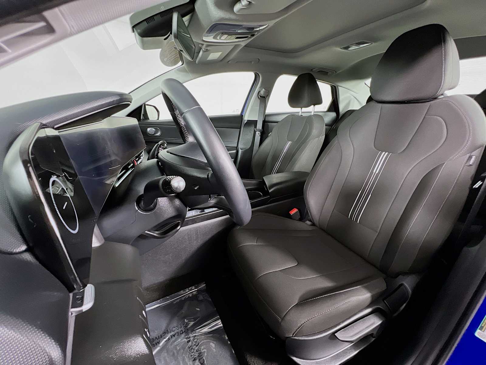 2024 Hyundai Elantra SEL Convenience photo 20