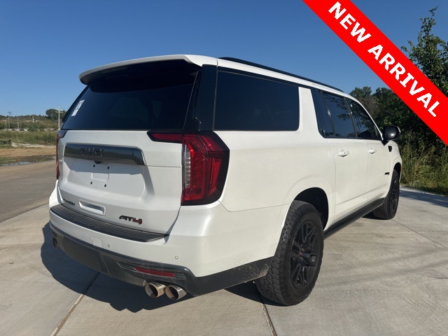 2022 Gmc Yukon XL AT4 photo 3