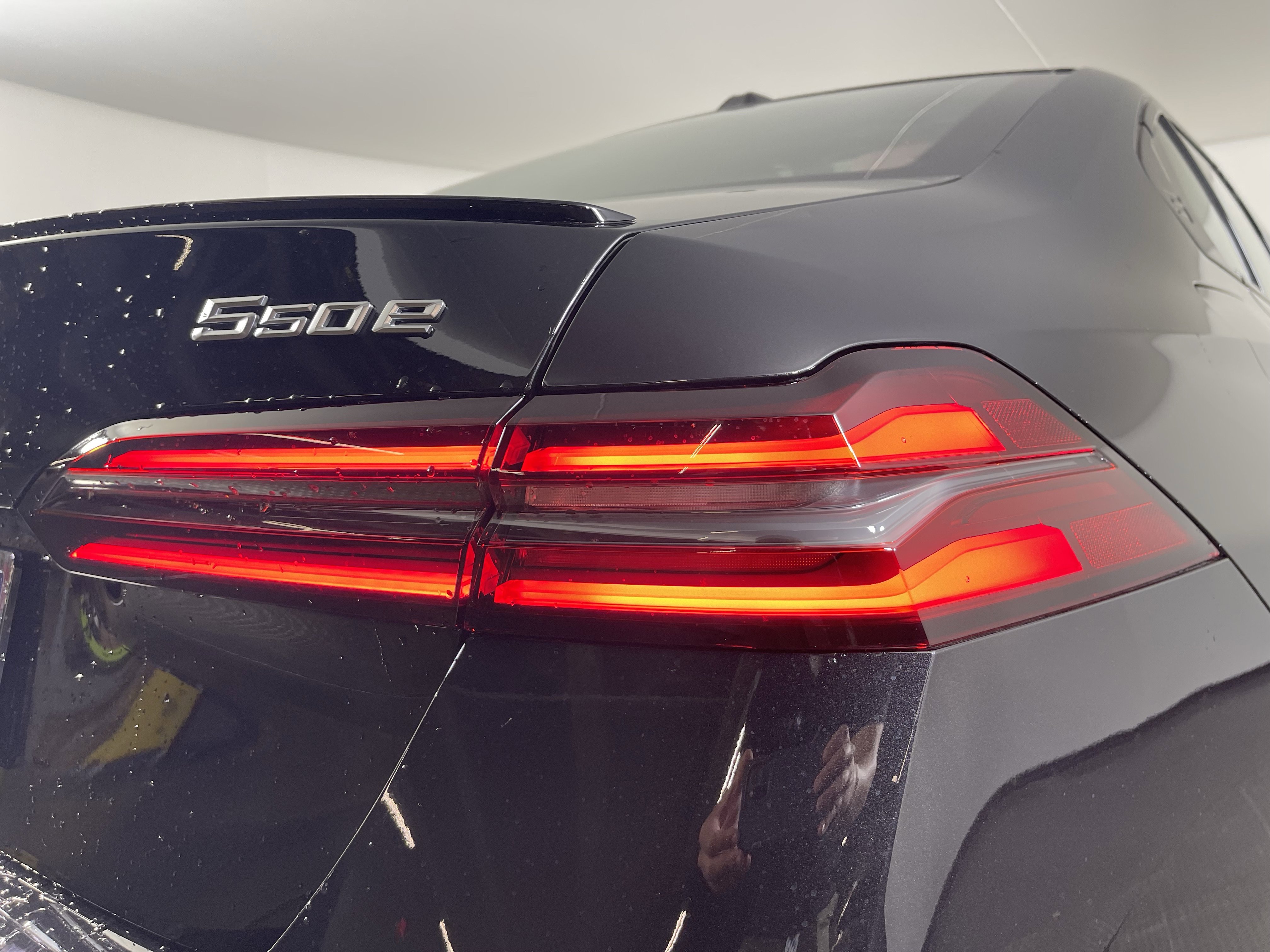 2026 Bmw 550e 550e xDrive photo 4