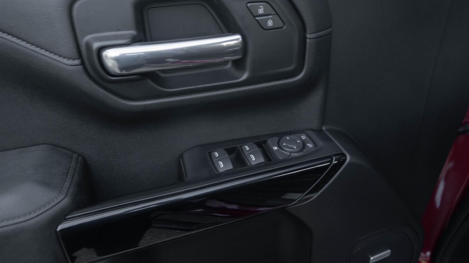2019 Chevrolet Silverado 1500 RST photo 11