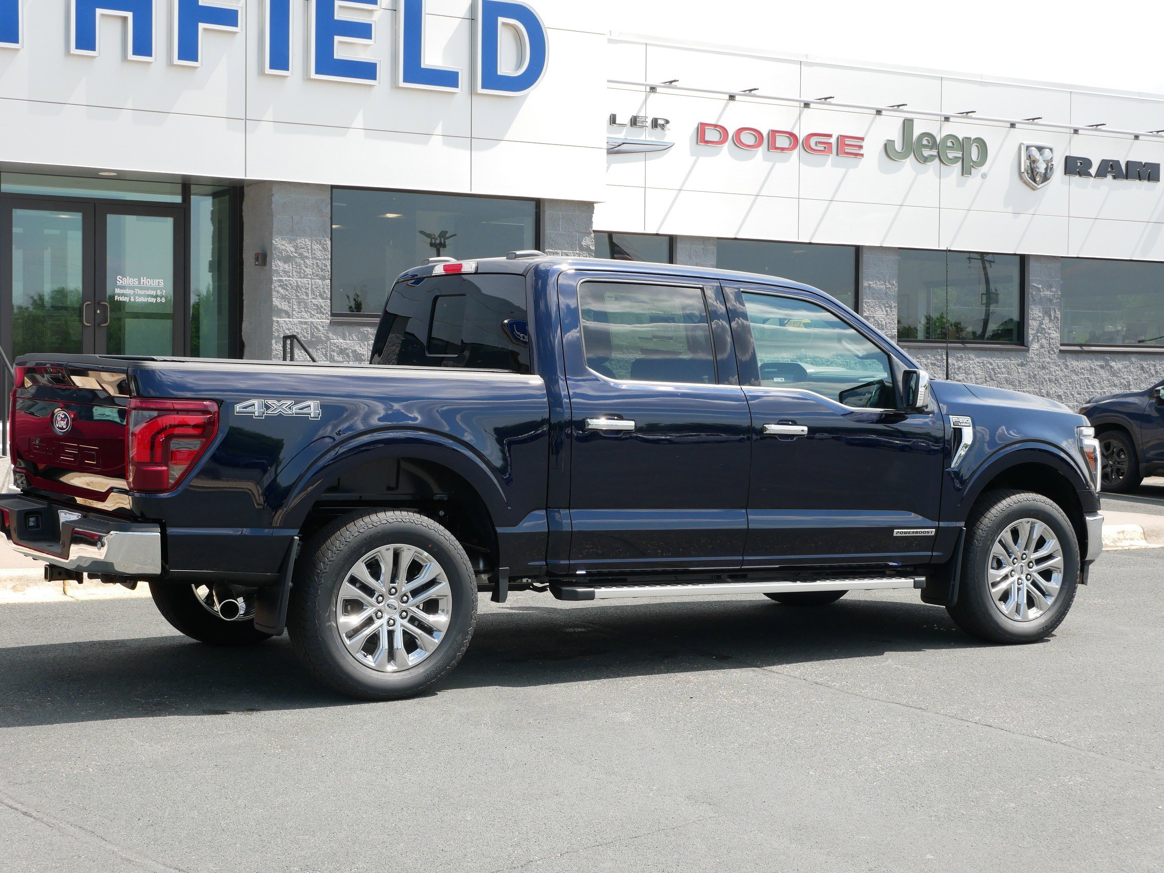 2025 Ford F-150 Lariat photo 8
