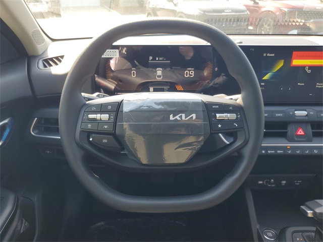 2025 Kia K4 LXS photo 10