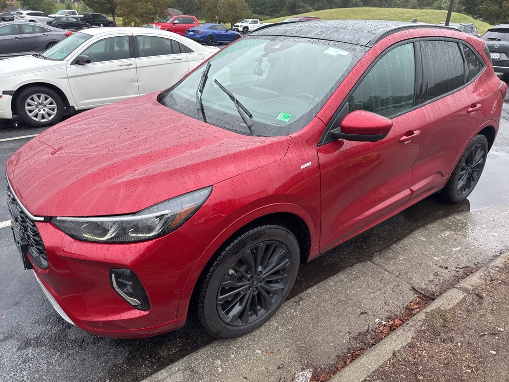 2023 Ford Escape Hybrid ST-Line Elite photo 6