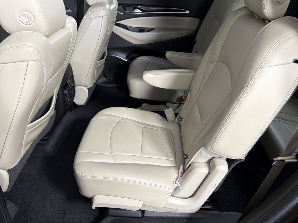 2018 Buick Enclave Essence photo 19