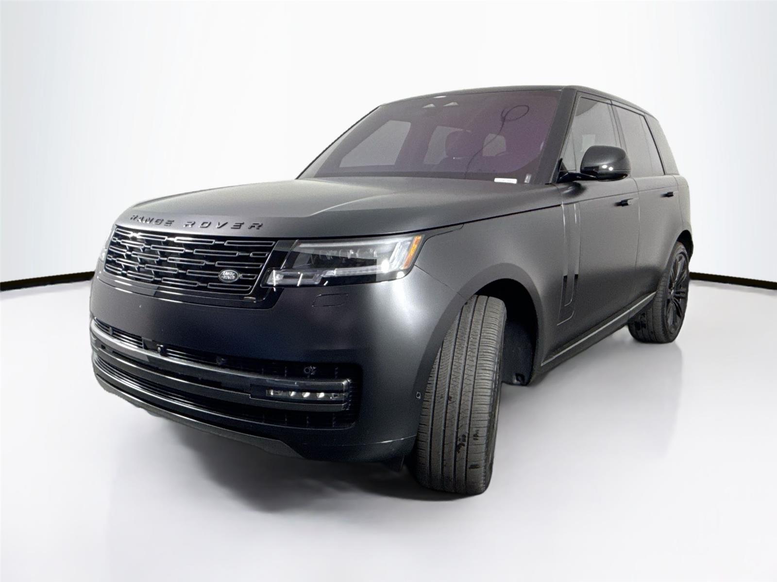 2023 Land Rover Range Rover SE photo 2
