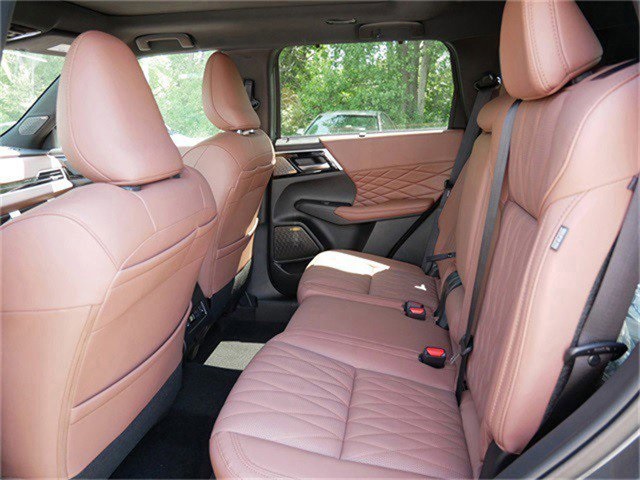 2025 Mitsubishi Outlander SEL Premium photo 3