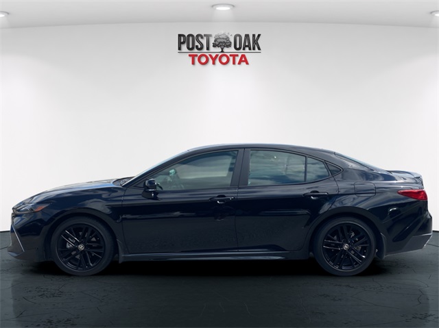 2025 Toyota Camry SE photo 4
