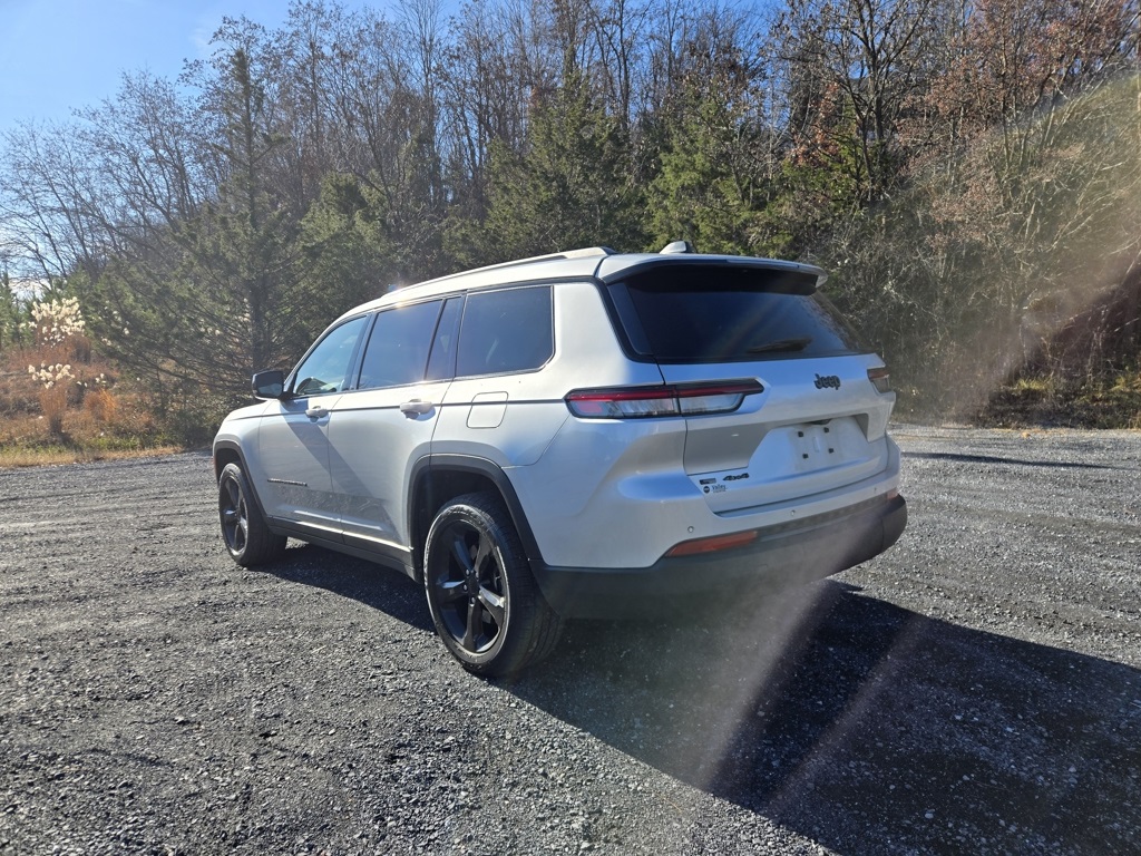 2021 Jeep Grand Cherokee Altitude photo 2