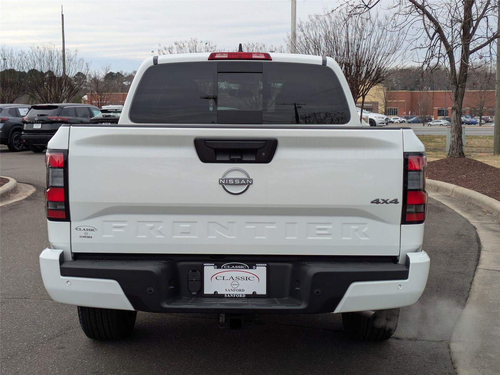 2025 Nissan Frontier SV photo 6