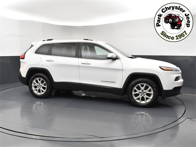 Used 2016 Jeep Cherokee Latitude with VIN 1C4PJMCBXGW196892 for sale in Burnsville, Minnesota