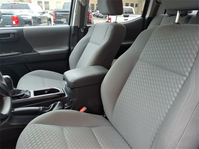2022 Toyota Tacoma SR 4x4 Double Cab photo 9