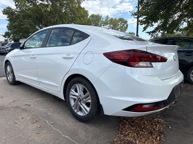 2020 Hyundai Elantra SEL photo 3