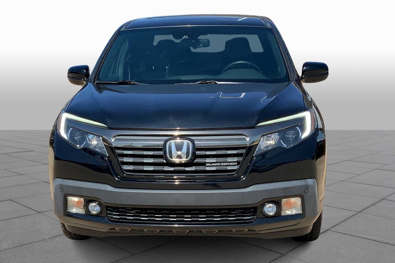2019 Honda Ridgeline Black Edition photo 3