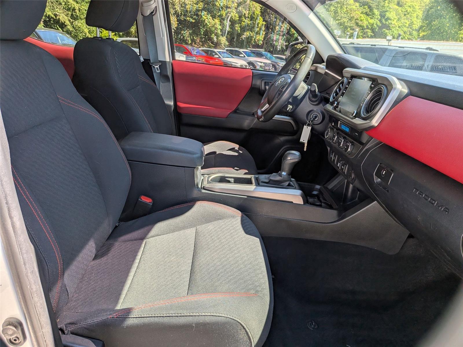 2022 Toyota Tacoma SR5 Double Cab V6 photo 35