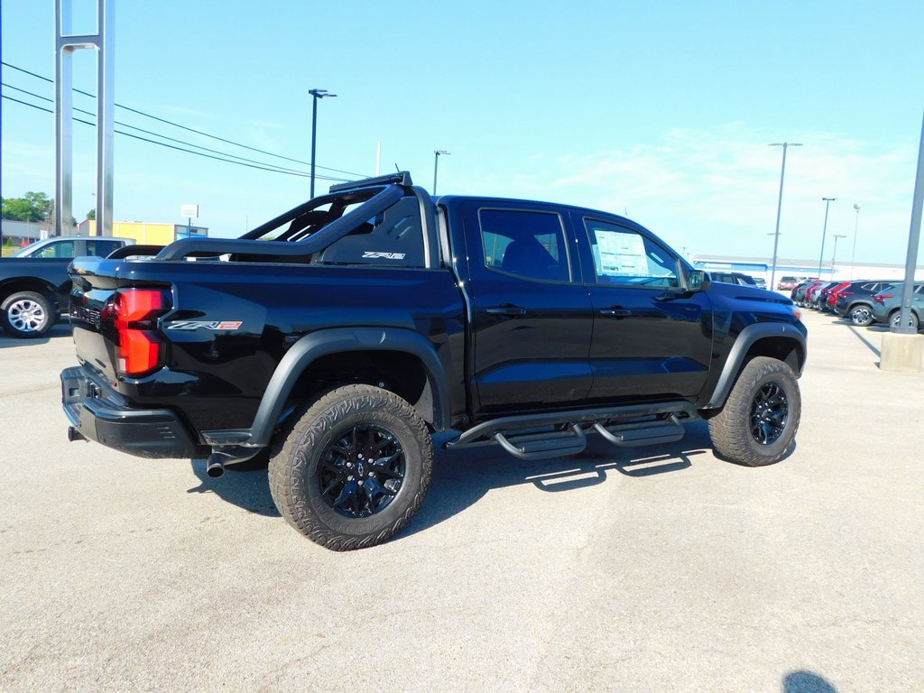 2025 Chevrolet Colorado ZR2 photo 3