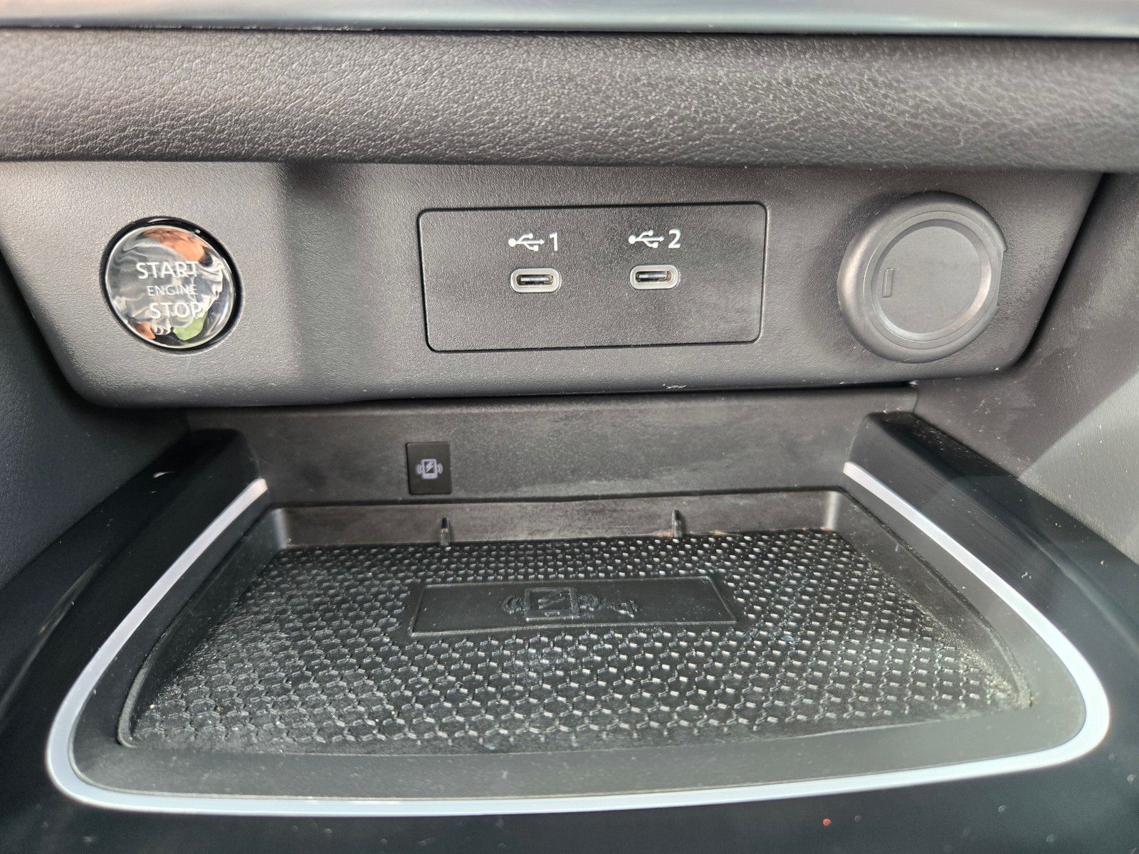 2024 Nissan Rogue SL photo 17