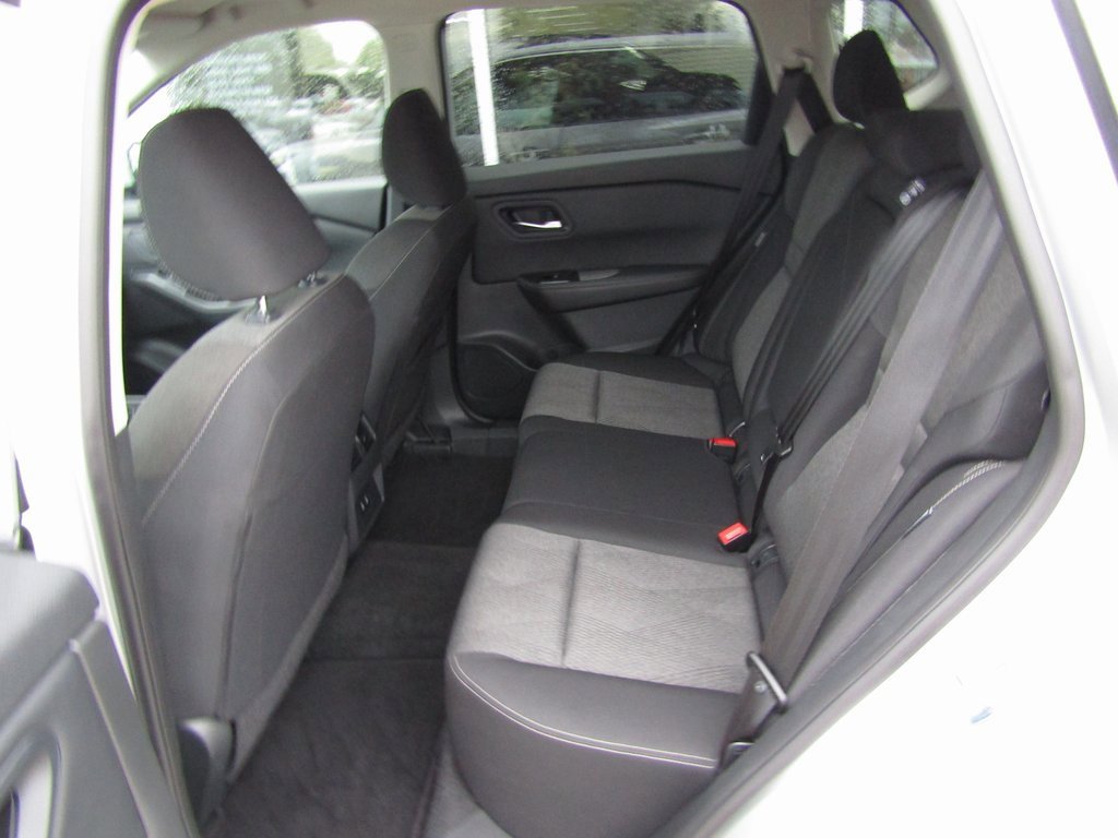 2024 Nissan Rogue SV photo 23